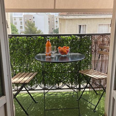 Appartement Mignon Calme Douillet Ascenseur Clim Etage Eleve Proche Parking Et Toutes Commodites Au Coeur Du Toulon Historique エクステリア 写真