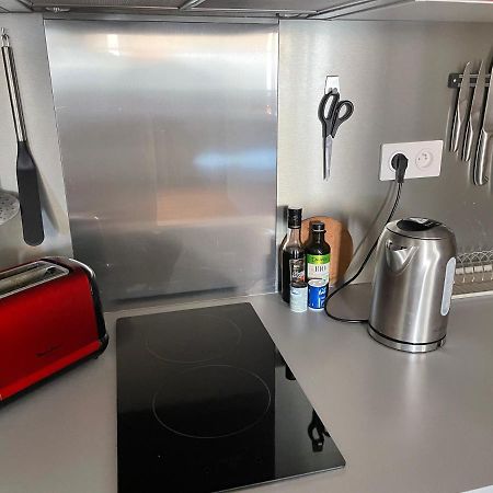 Appartement Mignon Calme Douillet Ascenseur Clim Etage Eleve Proche Parking Et Toutes Commodites Au Coeur Du Toulon Historique エクステリア 写真
