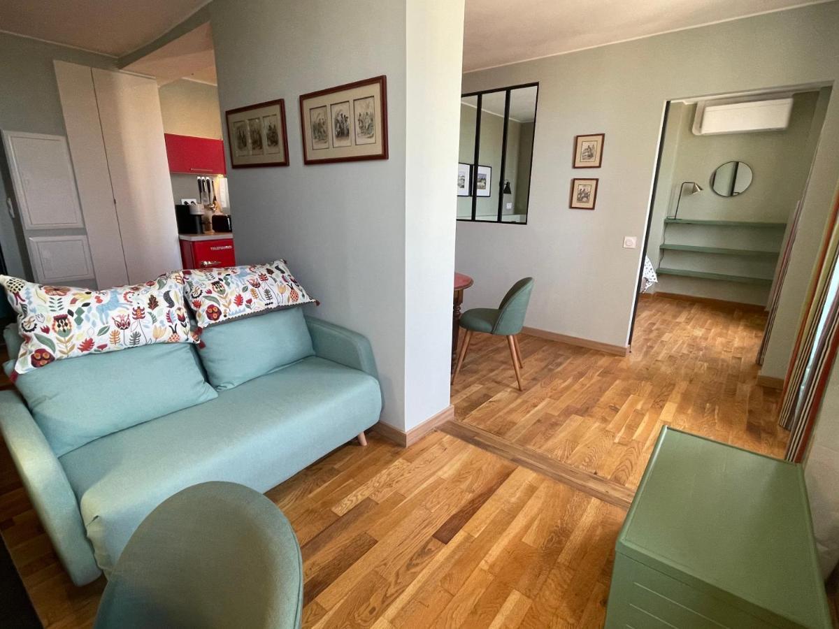 Appartement Mignon Calme Douillet Ascenseur Clim Etage Eleve Proche Parking Et Toutes Commodites Au Coeur Du Toulon Historique エクステリア 写真