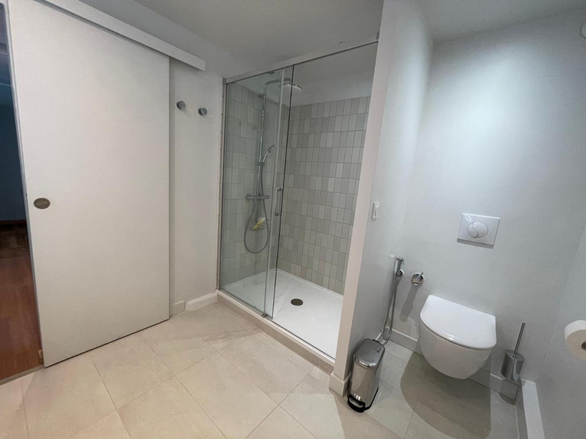 Appartement Mignon Calme Douillet Ascenseur Clim Etage Eleve Proche Parking Et Toutes Commodites Au Coeur Du Toulon Historique エクステリア 写真