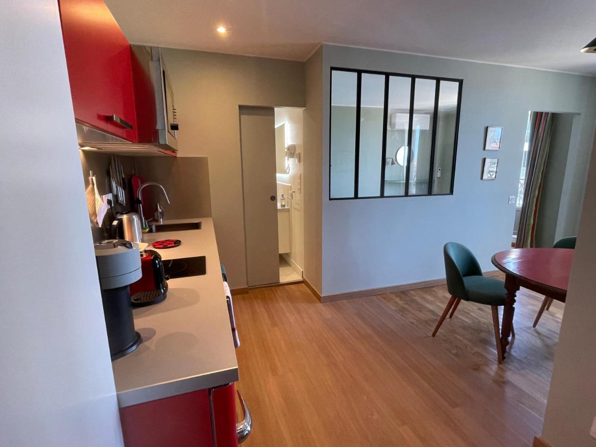 Appartement Mignon Calme Douillet Ascenseur Clim Etage Eleve Proche Parking Et Toutes Commodites Au Coeur Du Toulon Historique エクステリア 写真