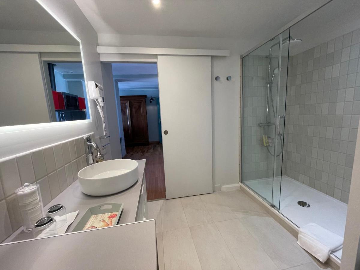 Appartement Mignon Calme Douillet Ascenseur Clim Etage Eleve Proche Parking Et Toutes Commodites Au Coeur Du Toulon Historique エクステリア 写真