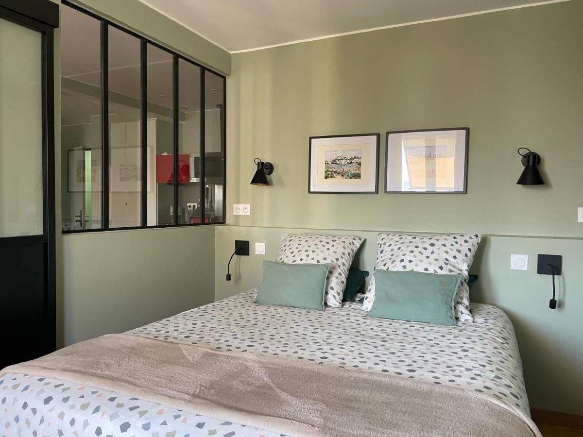 Appartement Mignon Calme Douillet Ascenseur Clim Etage Eleve Proche Parking Et Toutes Commodites Au Coeur Du Toulon Historique エクステリア 写真
