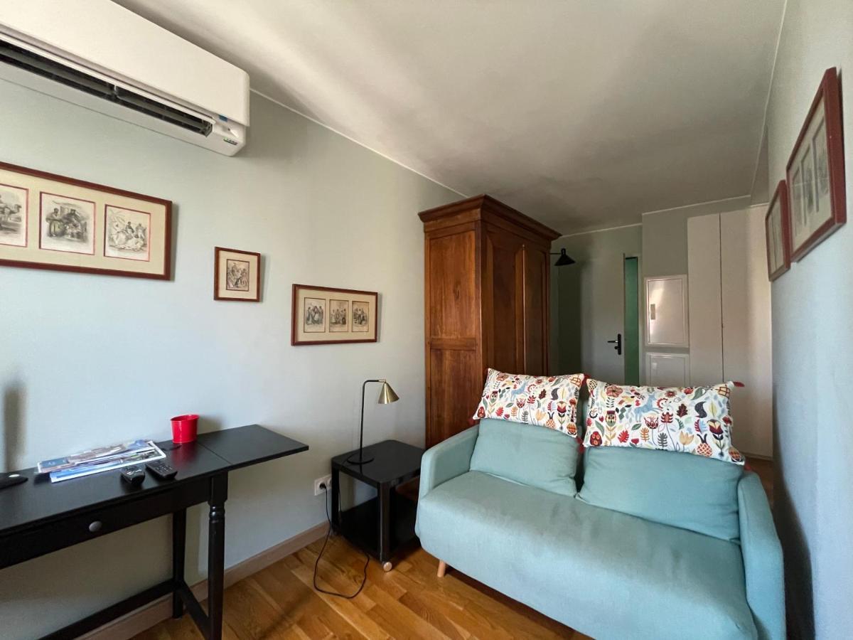 Appartement Mignon Calme Douillet Ascenseur Clim Etage Eleve Proche Parking Et Toutes Commodites Au Coeur Du Toulon Historique エクステリア 写真