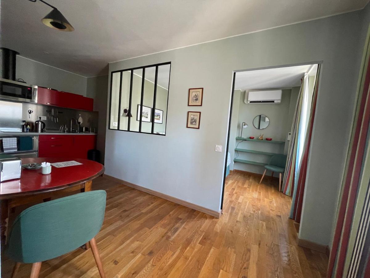 Appartement Mignon Calme Douillet Ascenseur Clim Etage Eleve Proche Parking Et Toutes Commodites Au Coeur Du Toulon Historique エクステリア 写真
